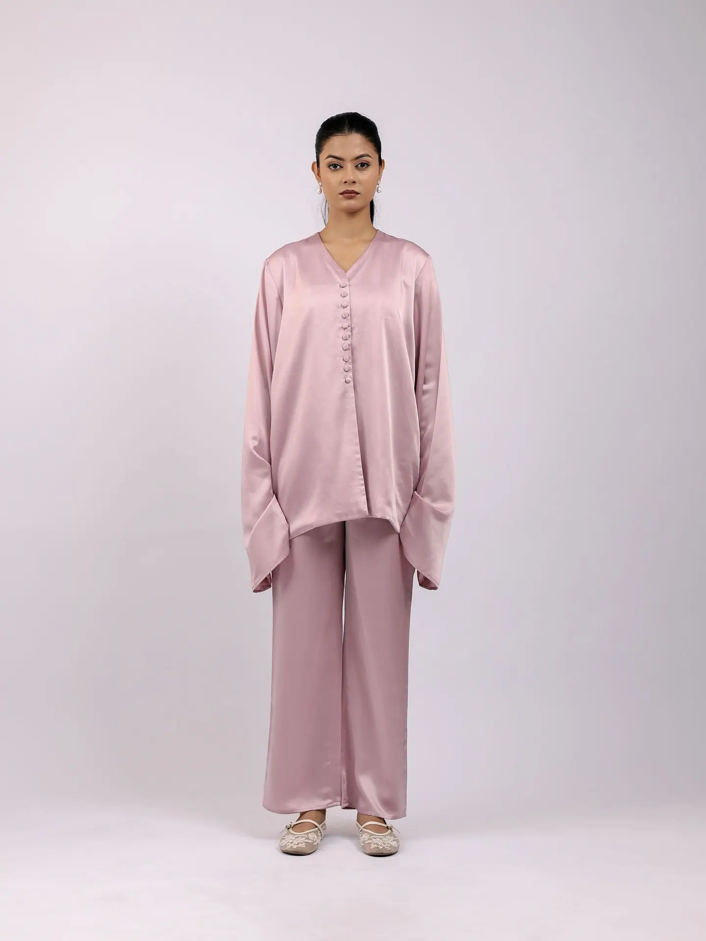Mauve satin shirt with bell sleeves and straight pants, full length